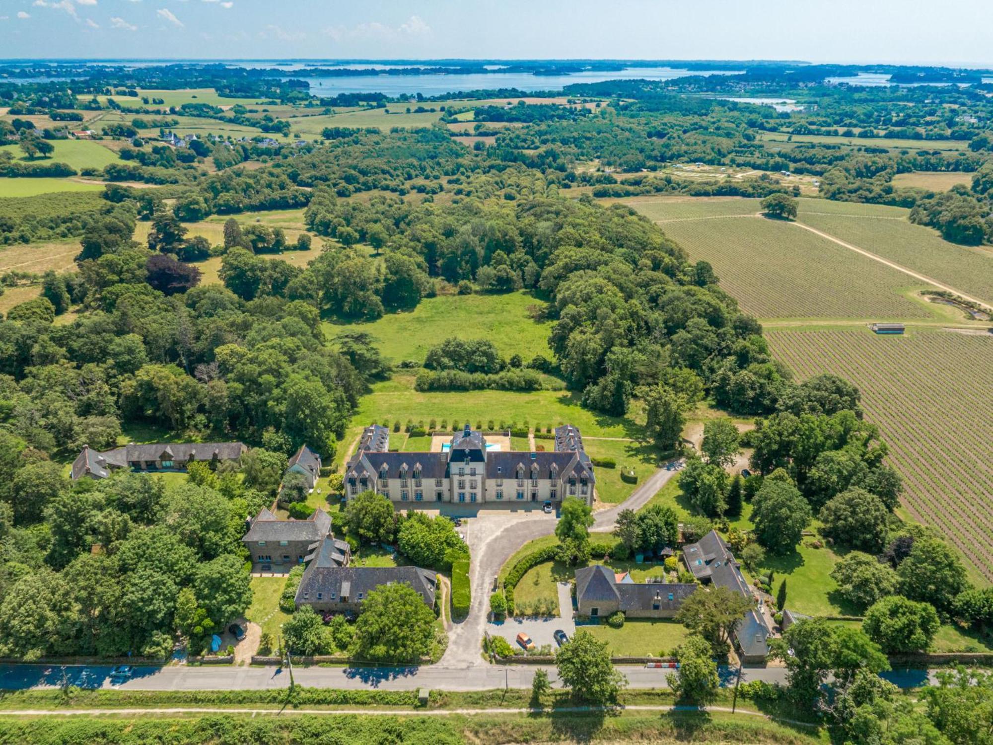 Apartment Chateau De Kergonano-16 By Interhome Baden Exteriér fotografie